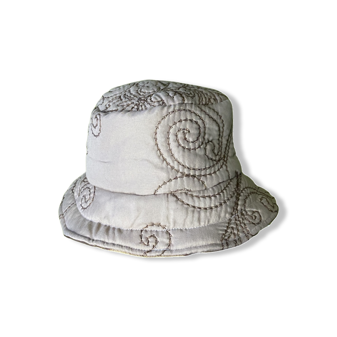 QUILTED BUCKET HAT (TAN)
