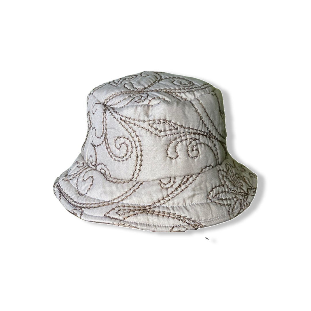 QUILTED BUCKET HAT (TAN)